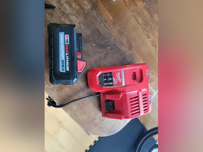 Milwaukee edge trimmer and 10 inch pole saw thumbnail 2