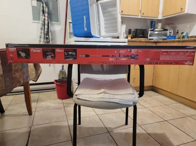 Milwaukee edge trimmer and 10 inch pole saw thumbnail 10
