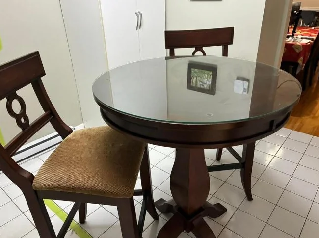 Table haute bistro avec chaises thumbnail 5