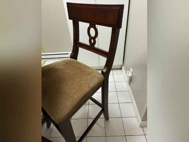 Table haute bistro avec chaises thumbnail 4