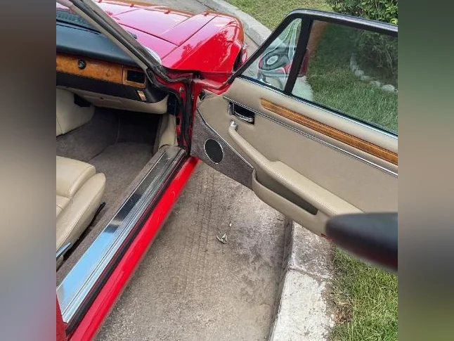 Auto de collection Jaguar XJS 1990 comme neuf 2 propriétaires jamais accidenté thumbnail 7