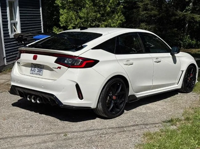 Honda Civic Type R 2024 thumbnail 2