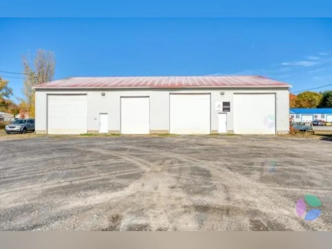 Garage commercial/Industriel à Lavaltrie