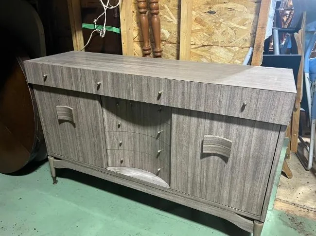 Vaisselier antique