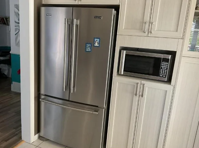 Réfrigérateur de marque Maytag  36 pouces en excellente état
