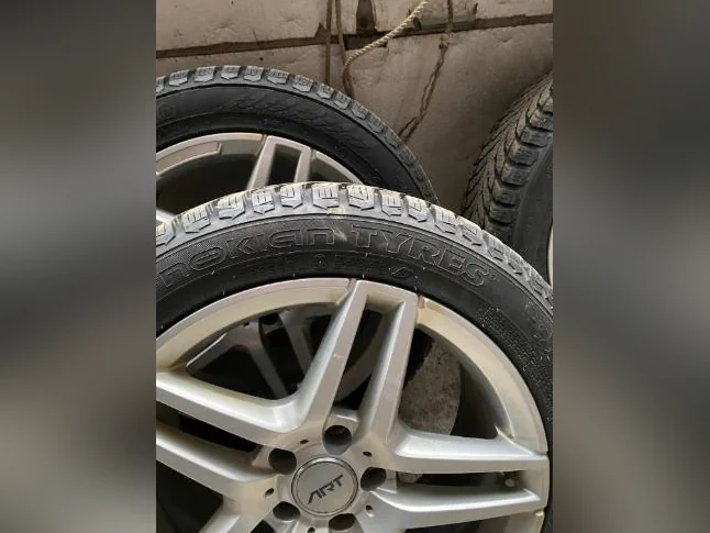 BMW roues et pneus 18 pouces thumbnail 4