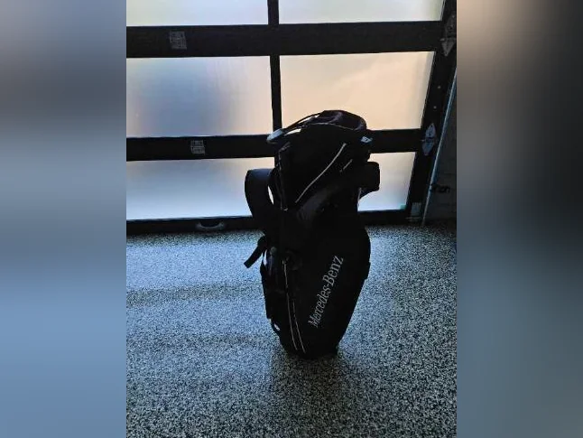 Sac de Golf Mercedes- Benz avec bâtons de Golf pour femme gauchère