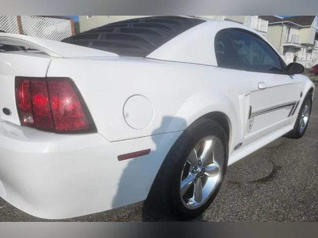 Ford Mustang 1999 3.8lL 6 cilyndres  150000km thumbnail 9