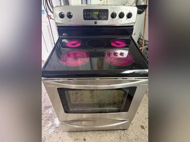 A vendre Réfrigérateurs et cuisinière inox thumbnail 4