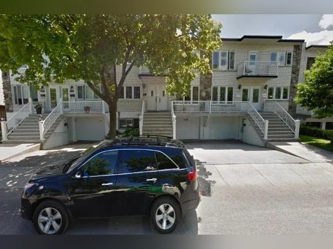 DUPLEX / 5 1/2 AU REZ-DE-CHAUSSÉE.