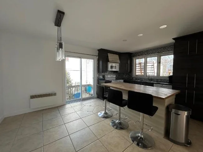 Logement à louer 5 chambres à coucher thumbnail 3