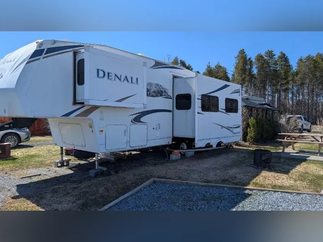 2009 Deutchmen Denali thumbnail 4