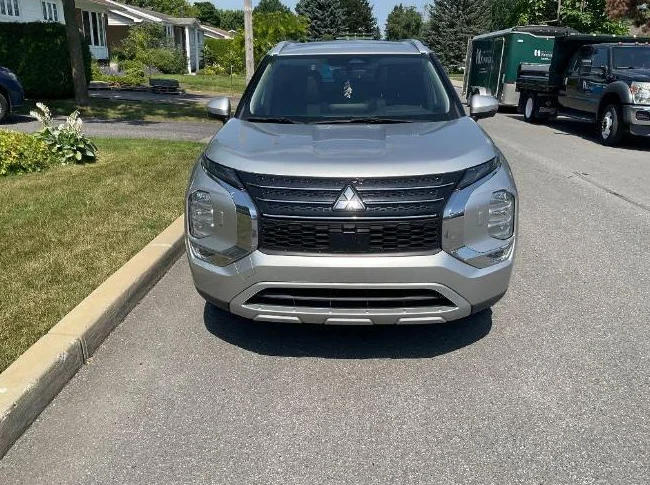 Mitsubishi outlander SLE AWD 2024. Cuir et mag thumbnail 5