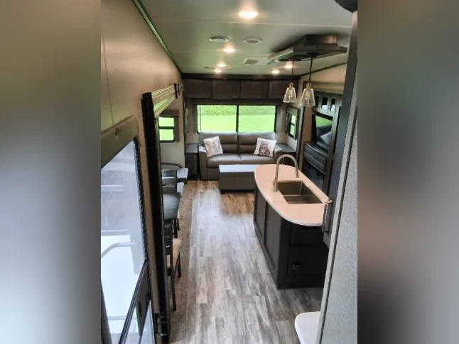 Fifthwheel 2021 Grand Design Reflecion 337RLS thumbnail 4