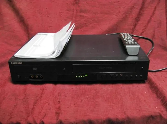 Lecteur combiné DVD/VHS Samsung DVD-V9800 (HDMI, VHS)