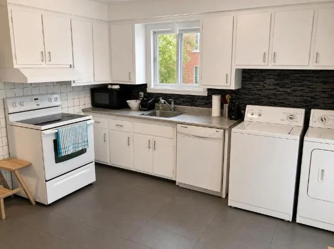 Ahuntsic – Logement 2 chambres près de l’Hôpital Fleury et des écoles thumbnail 8