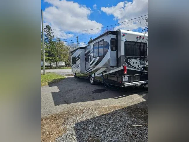 Classe C Forest River Forester 2861DS 2015, 35700 kms thumbnail 3