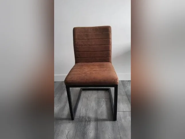 Chaise thumbnail 3