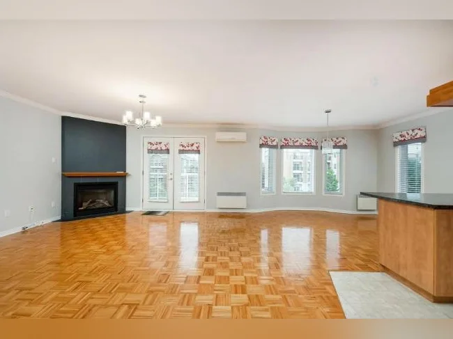 Superbe condo 4 1/2 a vendre a St Hubert pres de Parc de la cite thumbnail 3