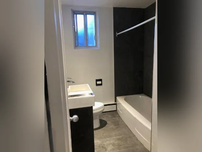 Studio chauffé à louer incluant 5 électroménagers – disponible 1er août 2026 thumbnail 8