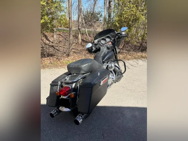 Harley Davidson FLHTC 2005 thumbnail 4