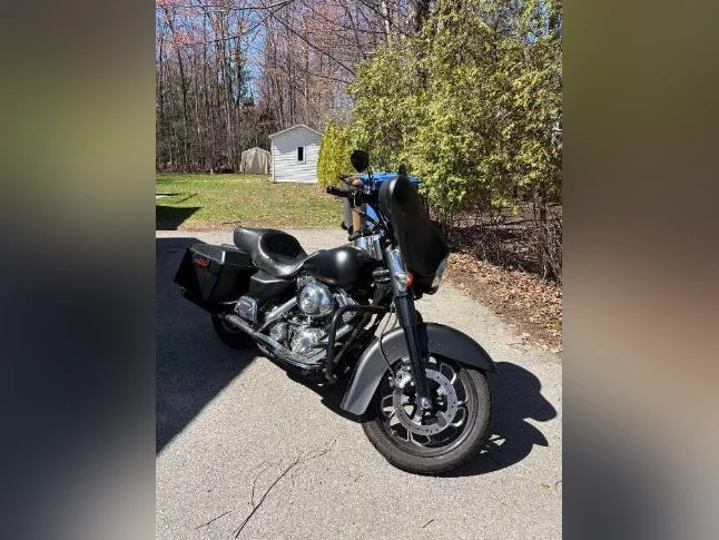 Harley Davidson FLHTC 2005 thumbnail 3