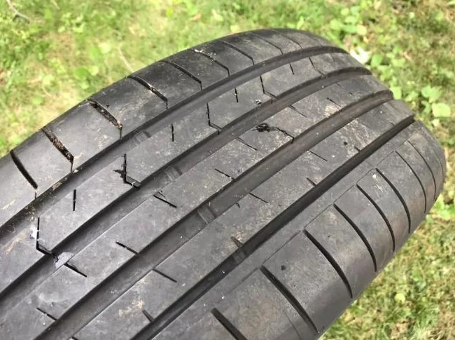 4x Mazda 17” mag 5x114.3 + 205/50R17 All season performance tire thumbnail 7