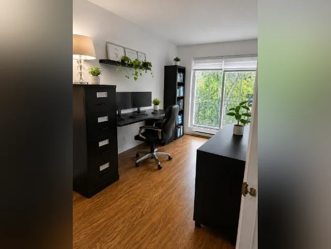 Logement meublé à Laval, stationnement inclus, près métro thumbnail 6
