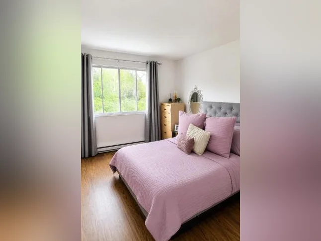 Logement meublé à Laval, stationnement inclus, près métro thumbnail 7