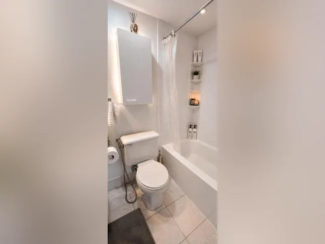 Logement meublé à Laval, stationnement inclus, près métro thumbnail 9