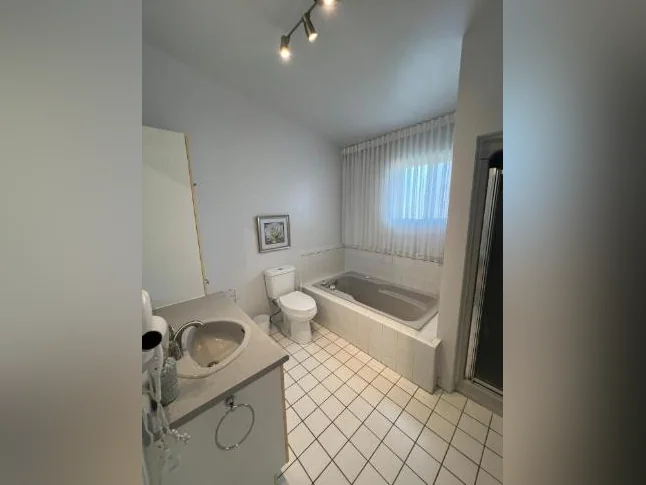 Condo meublé thumbnail 5