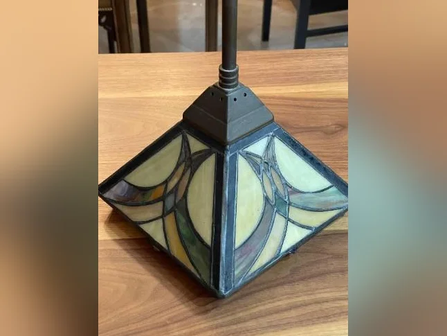 Luminaire sur tige style Tiffany