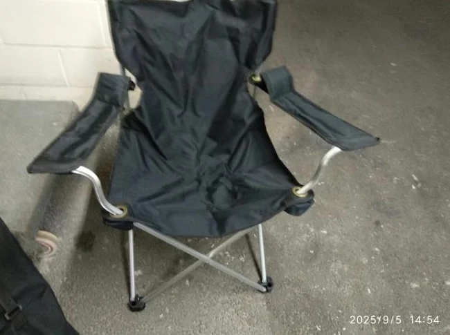 DEUX CHAISES DE CAMPING