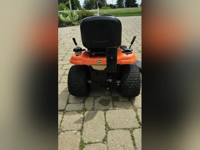 Tracteur à gazon Hydrostatique Ariens thumbnail 4