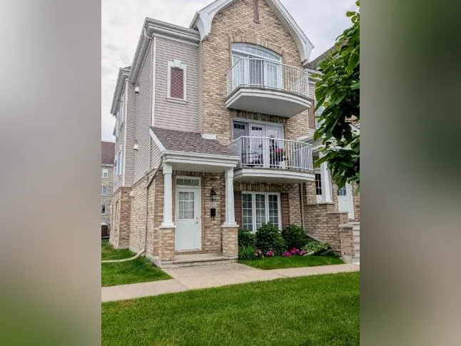 Grand condo meublé – 4 1/2 à Mascouche disponible 1er juillet