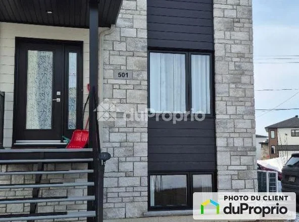 Cessation de bail. Grand condo 4 1/2( 2025 )au Rez -de -chaussée thumbnail 2