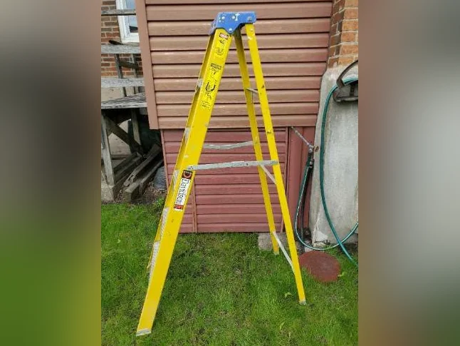 Escabeau 6 pied Heavy Duty Grade 1 industriel en fibre 6'