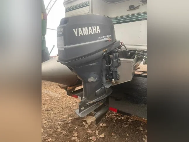 Ponton 18 pieds 25 forces 4 temps thumbnail 7