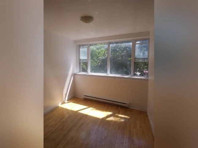 NDG Studio Apt thumbnail 3