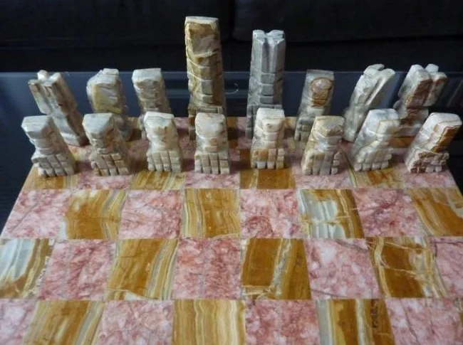 JEU D'ÉCHECS EN MARBRE