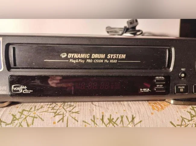 Video recorder VHS stereo - HR-DD740U thumbnail 4