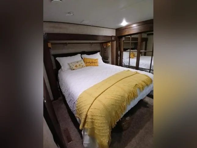 Roulotte 'fifth wheel' a vendre a Compton thumbnail 9