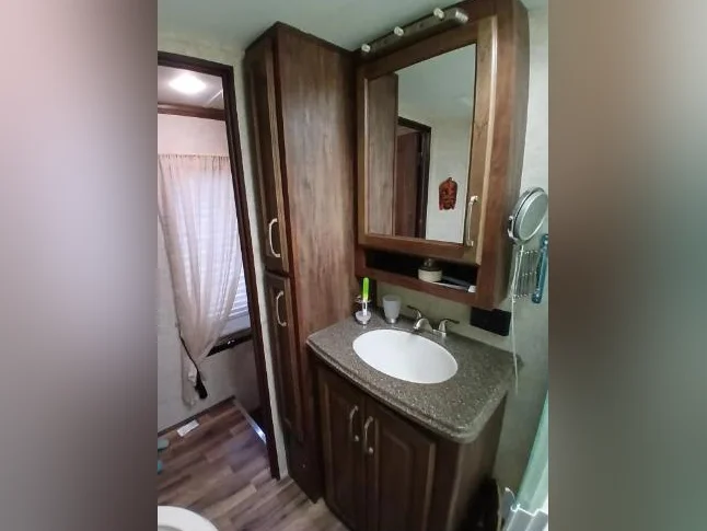 Roulotte 'fifth wheel' a vendre a Compton thumbnail 7