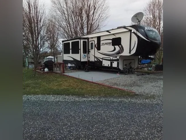 Roulotte 'fifth wheel' a vendre a Compton