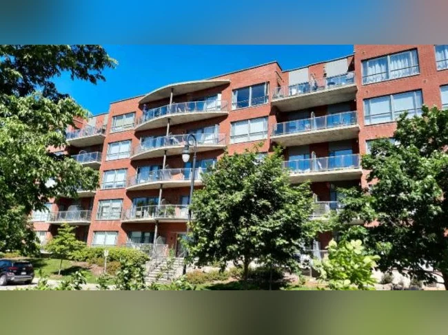 Condo ( loft ) @ Boisbriand