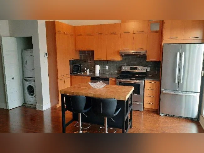 Condo ( loft ) @ Boisbriand thumbnail 2