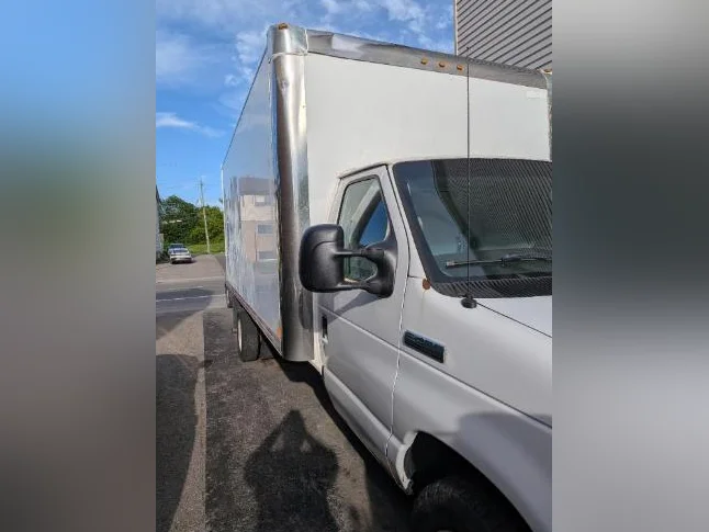 Camion Ford, F-450, 2010, bon état et négociable! thumbnail 2