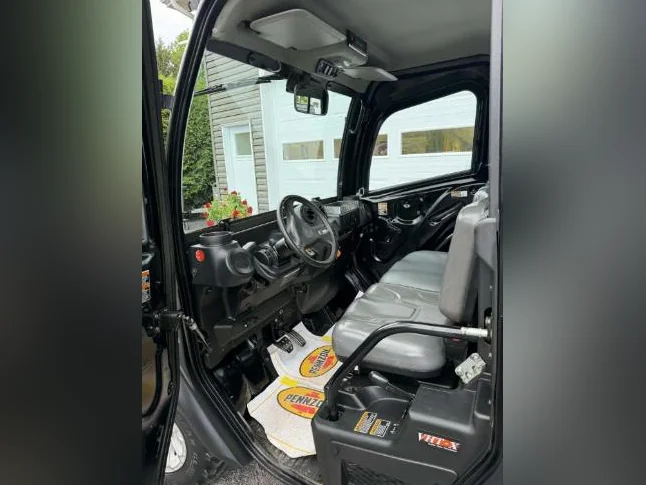 Kubota RTV 1100 2018 avec 908 heures à vendre thumbnail 5
