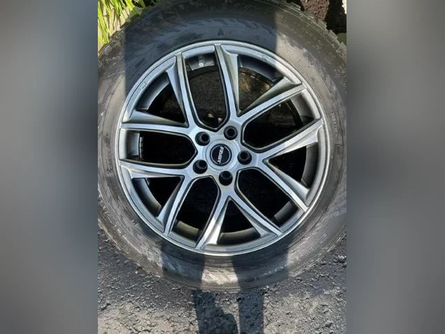 Pneus hiver 235 60 R18 sur mags