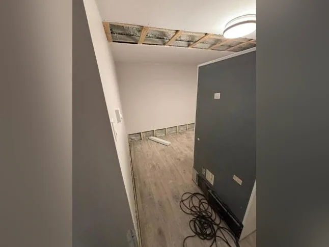 Draywall Repair, Taping, Plastering & Painting thumbnail 6